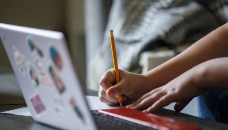 Вчителі, які залишаться без навантаження, будуть отримувати середню заробітну плату Вчителі, які залишаться без навантаження, будуть отримувати середню заробітну плату