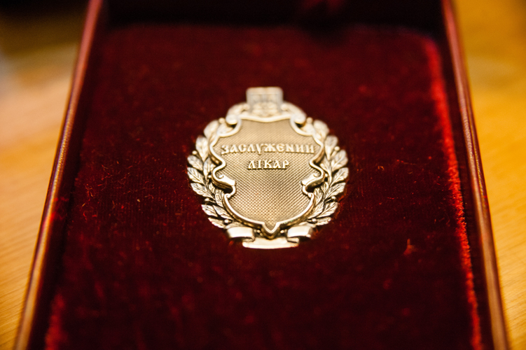 Медиків Херсонщини відзначили державними нагородами