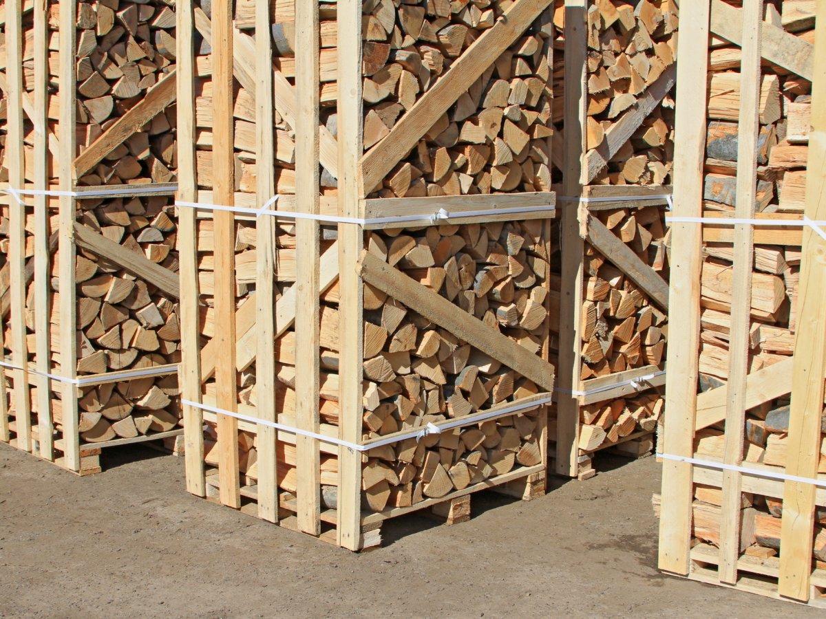 Жителі прифронтових територій отримають допомогу на придбання твердого палива