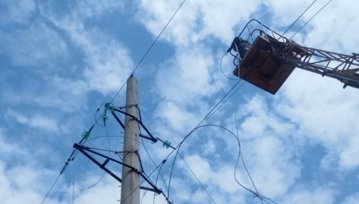 У мікрорайоні Корабел намагаються налагодити електропостачання