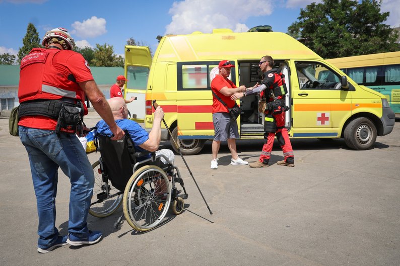 На Острові зараз залишаються 240 людей – Антон Єфанов