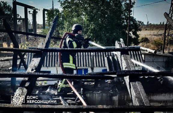 Через російські обстріли на Херсонщині виникли  пожежі