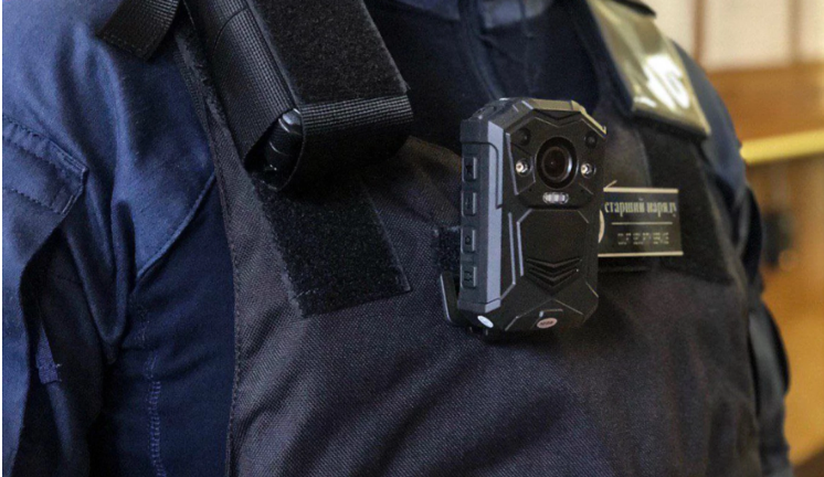 Працівники ТЦК відтепер використовують в роботі бодікамери