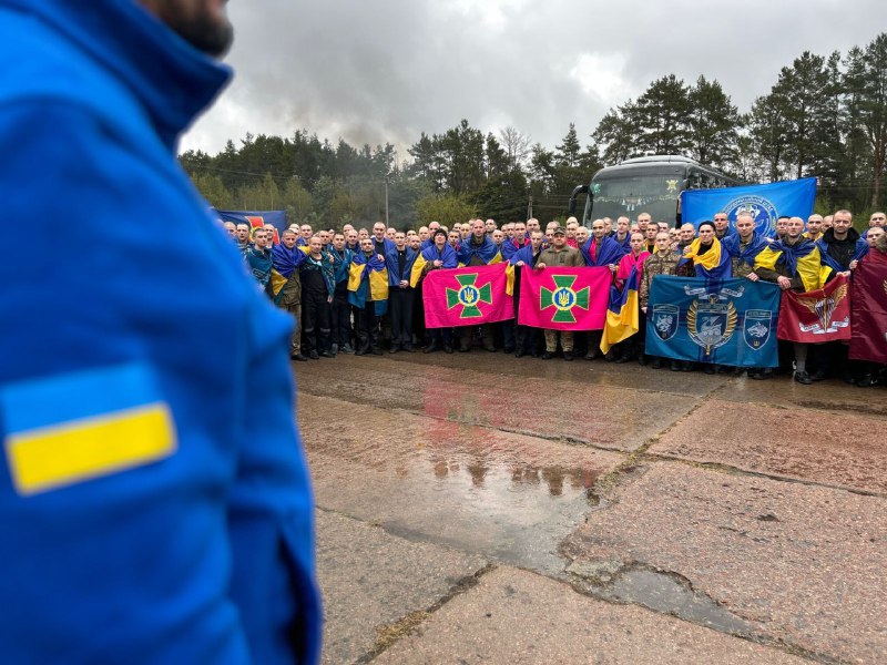 З російського полону повернули 185 військовослужбовців З російського полону повернули 185 військовослужбовців