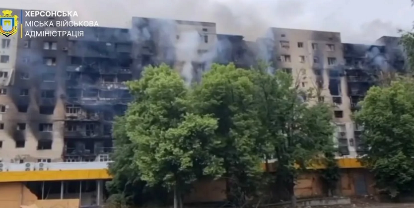 Внаслідок нічної атаки на багатоповерховий будинок в Дніпровському районі загинули двоє людей