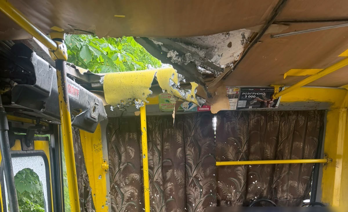 Російські війська атакували з БпЛА маршрутний автобус, загинув чоловік