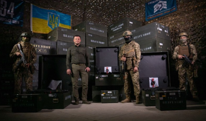 Громади Херсонщини передали захисникам вантажні дрони